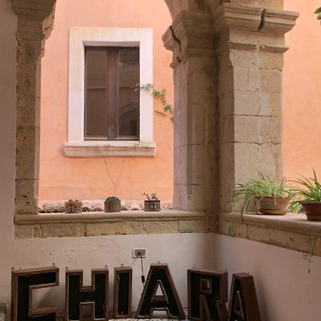 הוסטל קרוטונה Casa Di Chiara מראה חיצוני תמונה