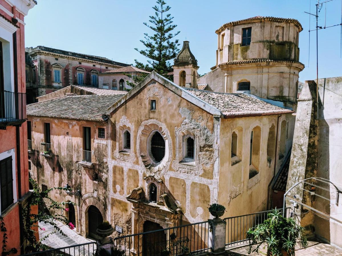 הוסטל קרוטונה Casa Di Chiara מראה חיצוני תמונה
