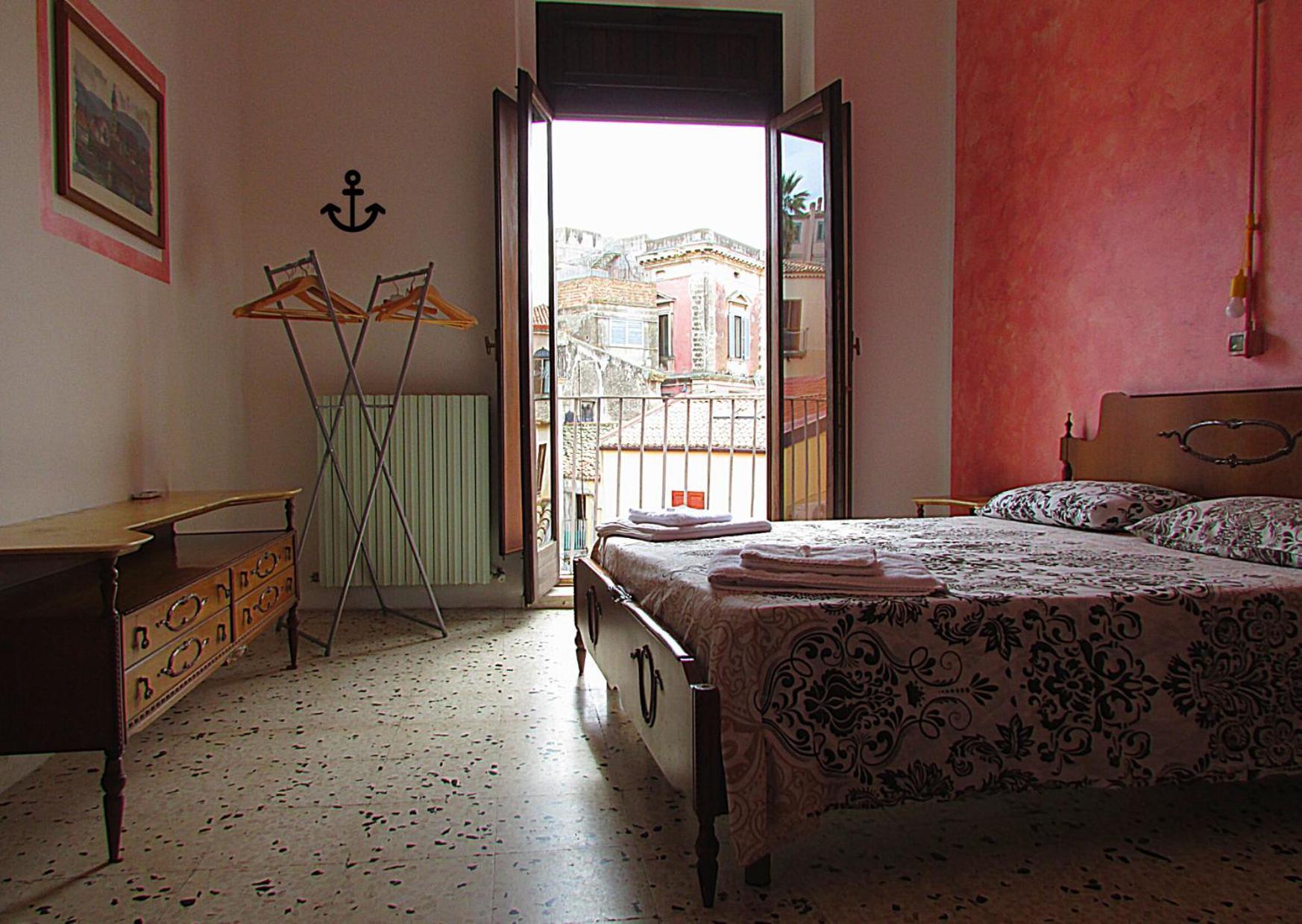 הוסטל קרוטונה Casa Di Chiara מראה חיצוני תמונה