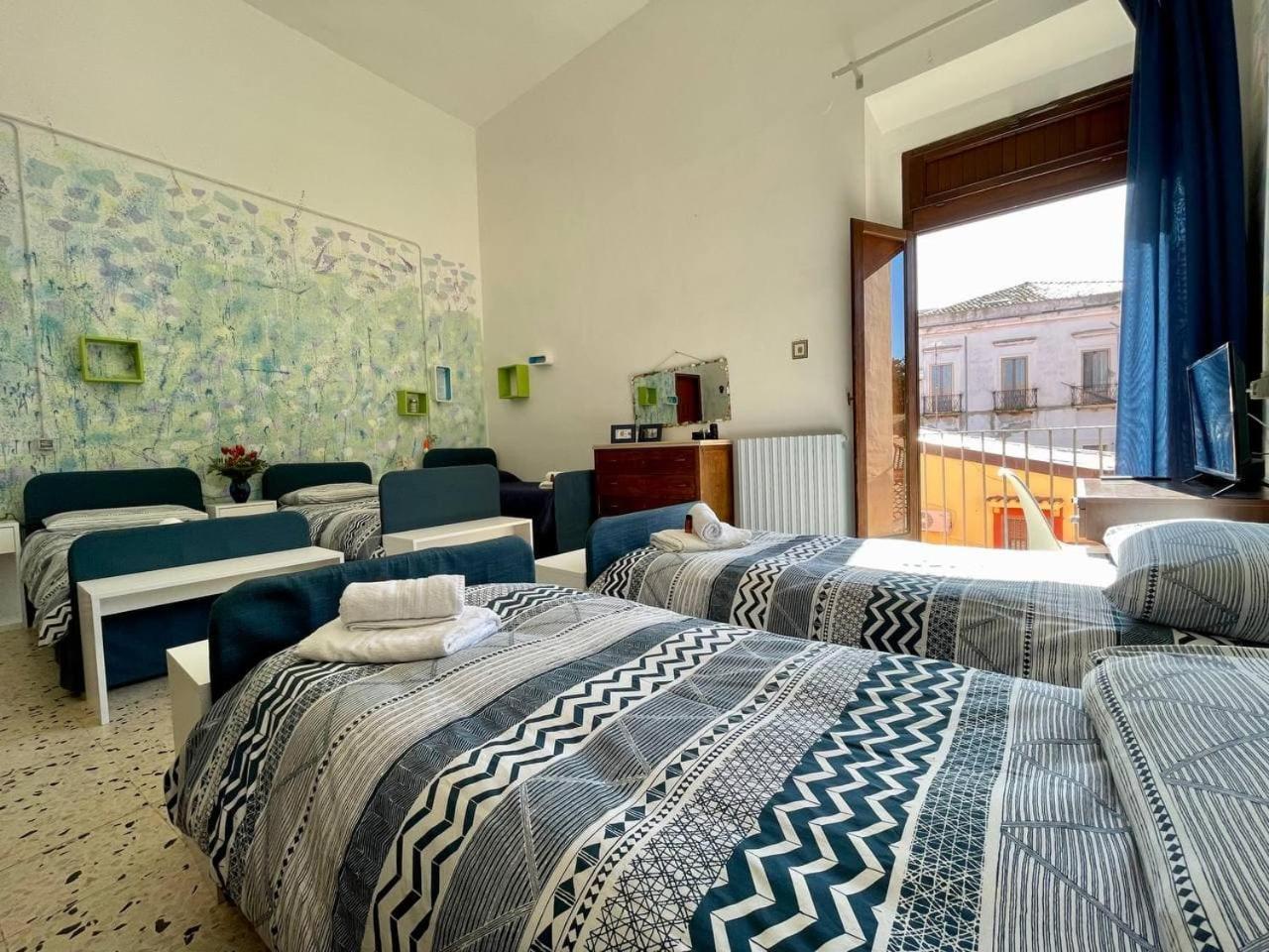 הוסטל קרוטונה Casa Di Chiara מראה חיצוני תמונה