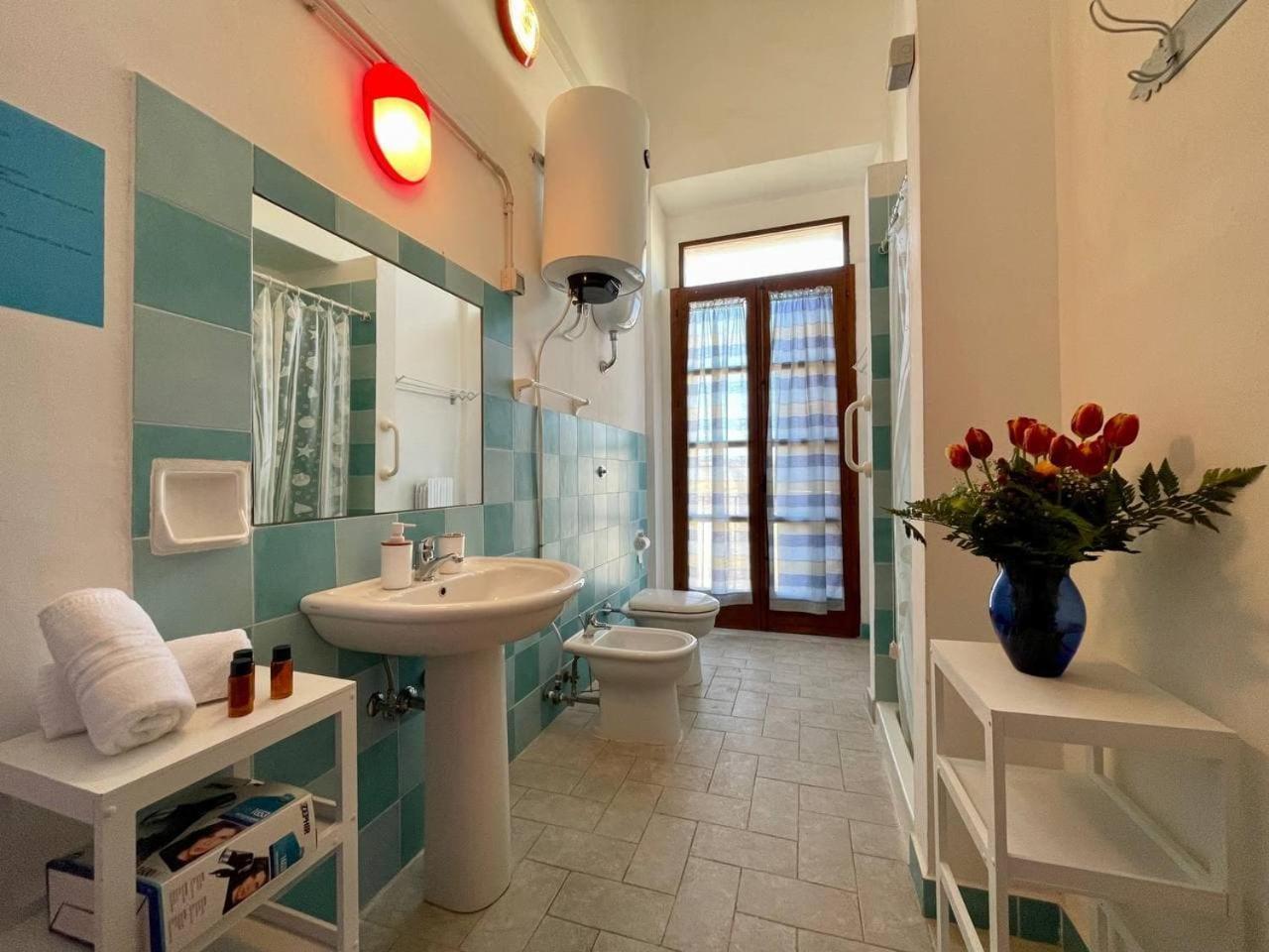 הוסטל קרוטונה Casa Di Chiara מראה חיצוני תמונה