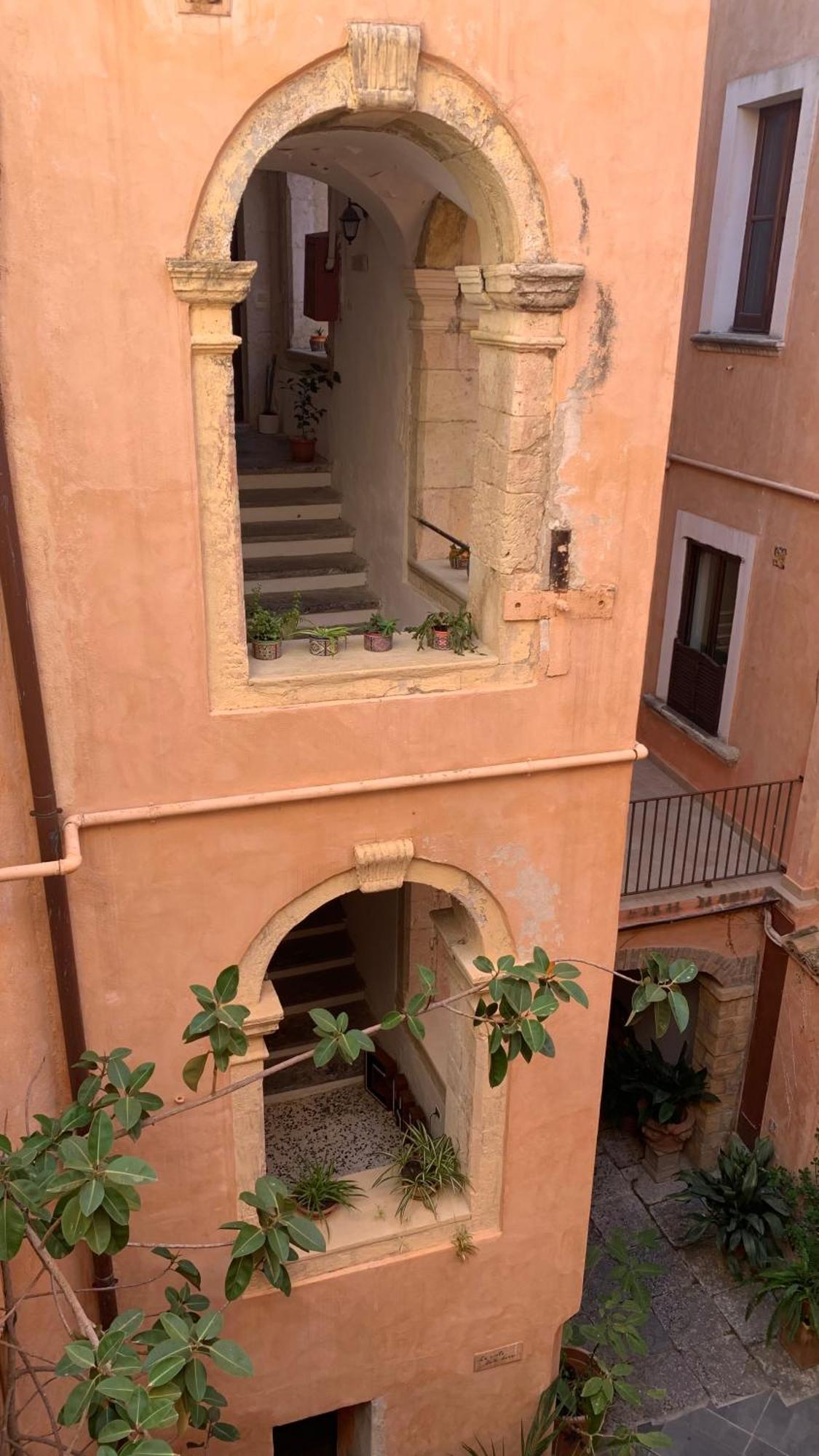 הוסטל קרוטונה Casa Di Chiara מראה חיצוני תמונה