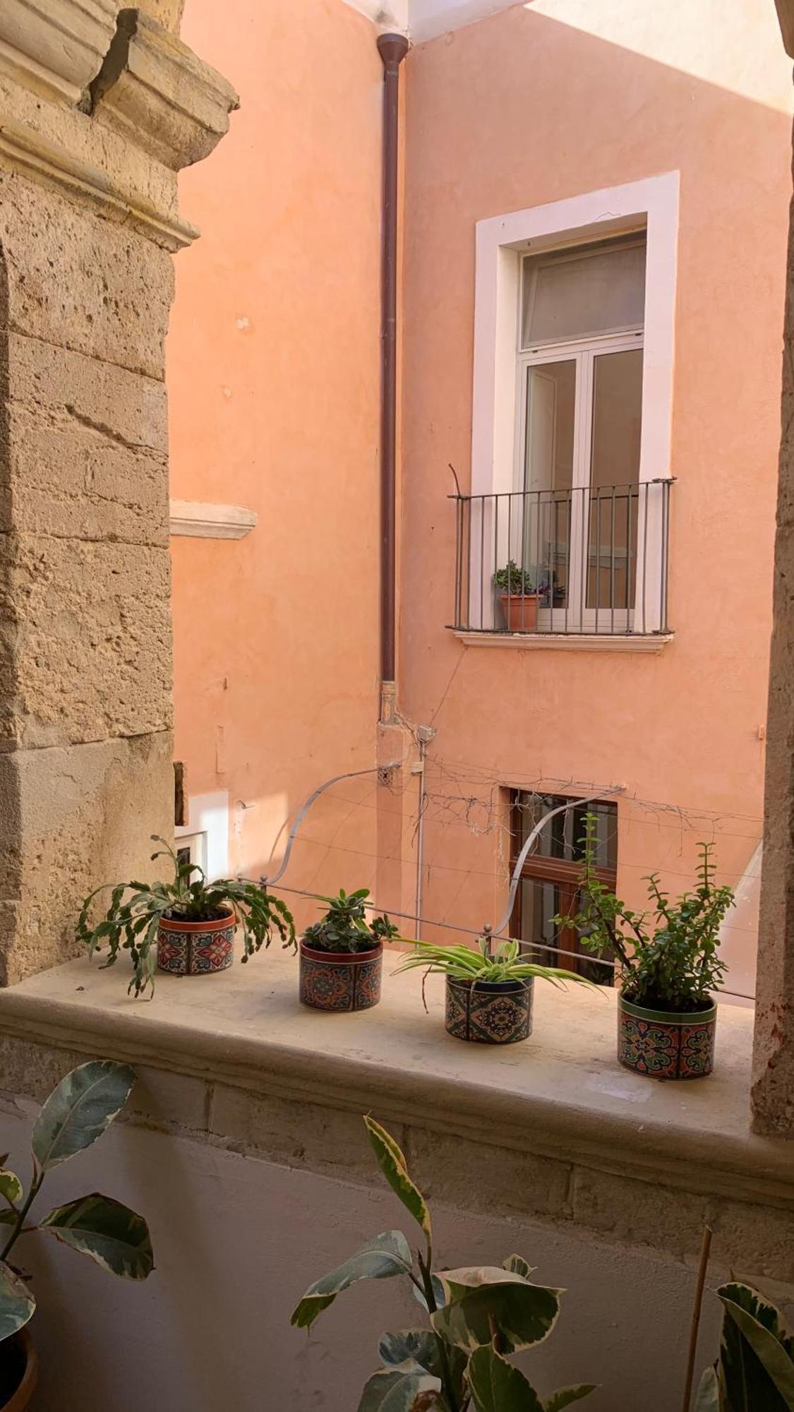 הוסטל קרוטונה Casa Di Chiara מראה חיצוני תמונה