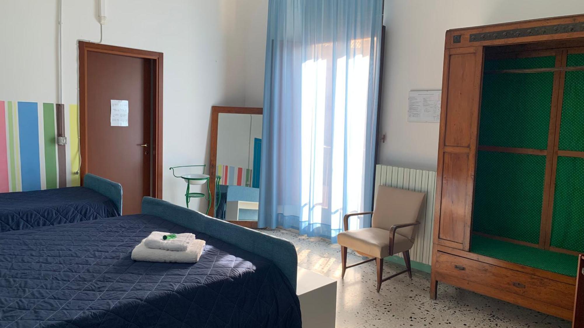 הוסטל קרוטונה Casa Di Chiara מראה חיצוני תמונה