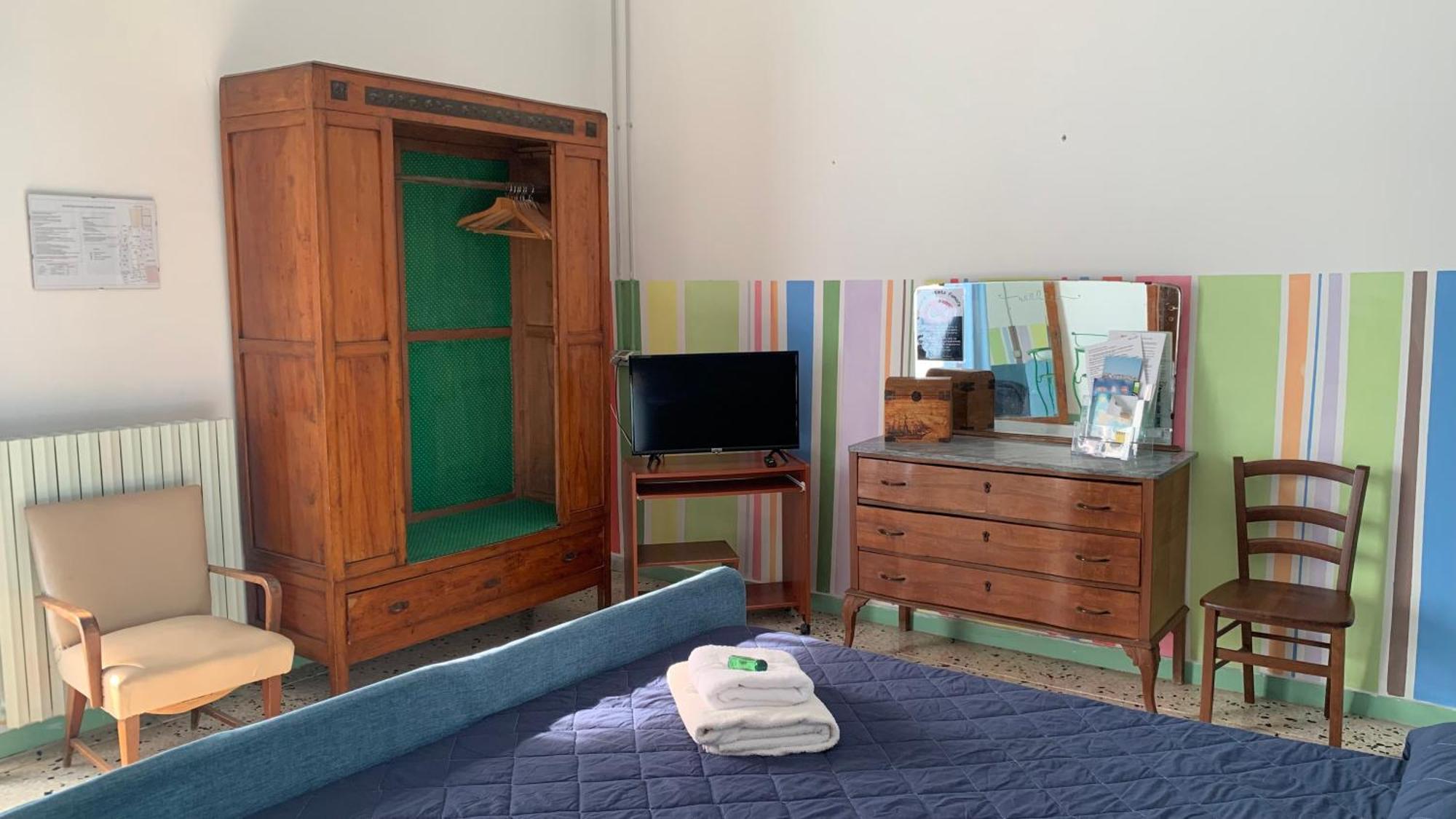 הוסטל קרוטונה Casa Di Chiara מראה חיצוני תמונה