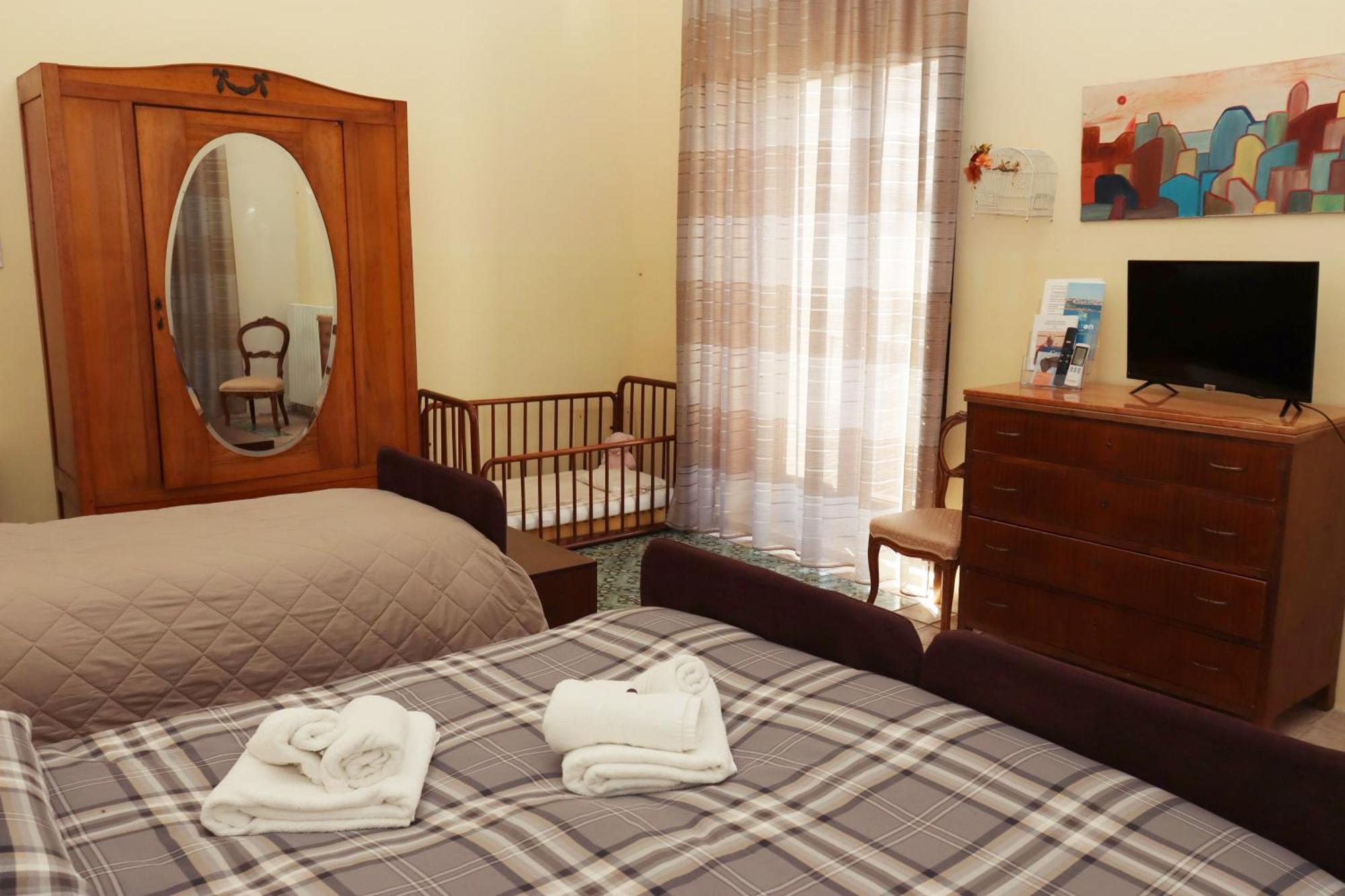 הוסטל קרוטונה Casa Di Chiara מראה חיצוני תמונה